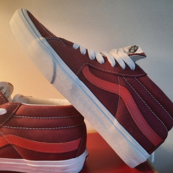 VANS Sk8-mid suede skateboarding shoes, gorgeous deep red w/white, New in box - Picture 2 of 10